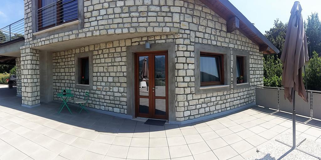 Vela Di Soleville Camere Con E Senza Vista Lago Con Ristorante & Pizzeria Sale Marasino Exterior photo